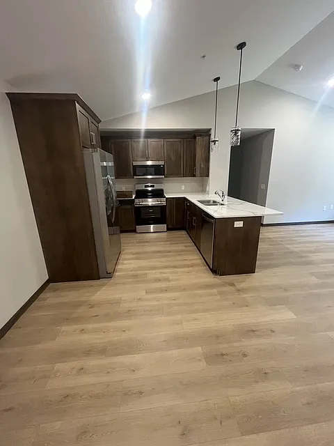 1690 S Briarcliffe Dr — Photo 1