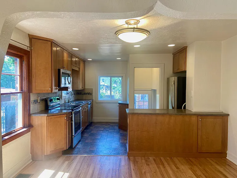 3909 Perry St — Photo 4
