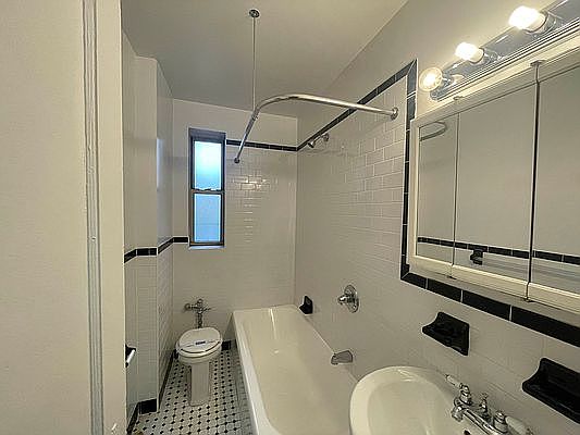 1st image of 145 Seaman Ave #2K