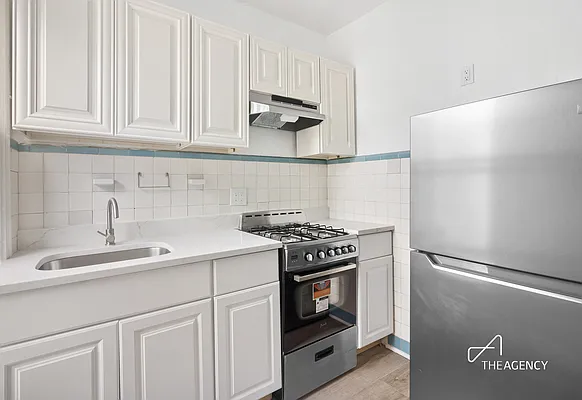 Rented by The Agency | media 4