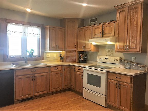 2nd image of 23729 Oak Lake Trl SE