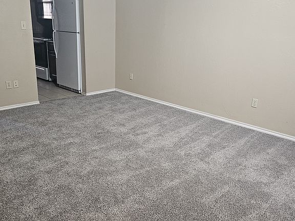 4th image of 725 S Locust St #725