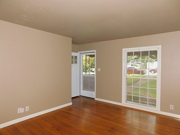 4th image of 1400 Berkshire Dr
