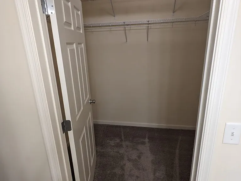 Master Bedroom Walk In Closet