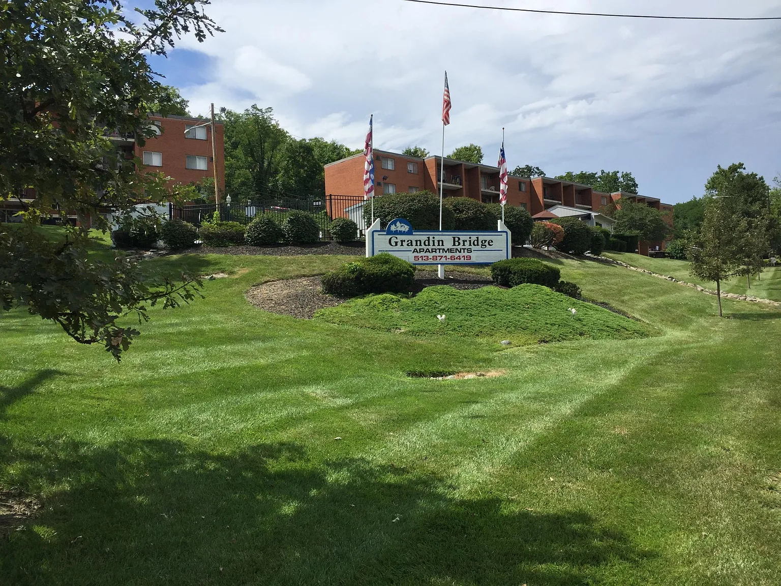 Grandin Bridge Apartments — Photo 1