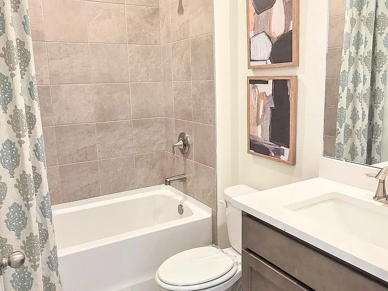 2631 Warren Acres Blvd — Photo 4