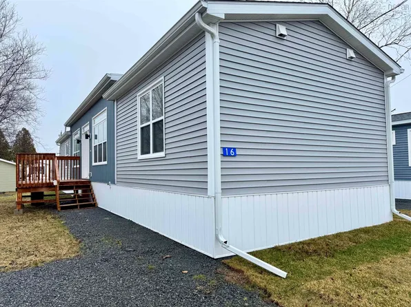 16 Christopher Ave, East Hants, NS B0N 1Z0