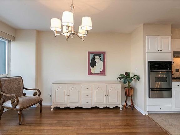 4th image of 16625 Powells Cove Blvd APT 5L
