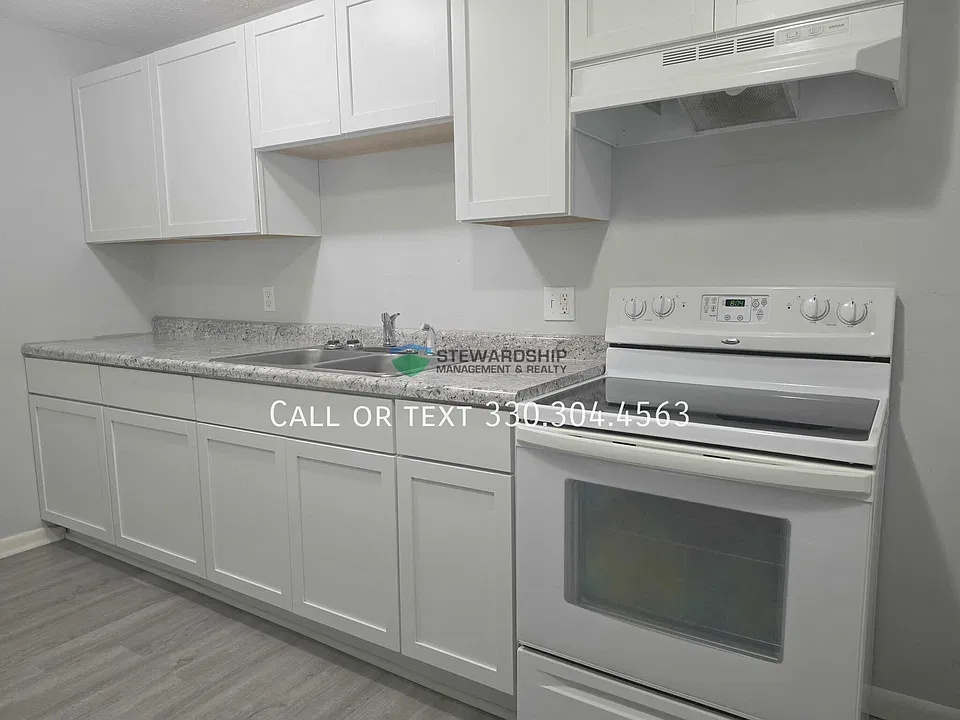 1111 N Elm St #H
