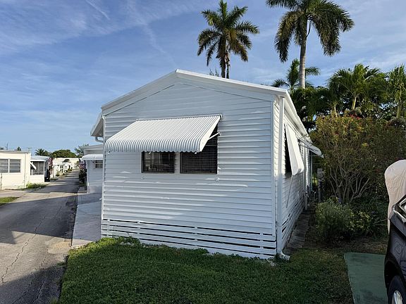 4th image of 210 Cardinal Drive #B