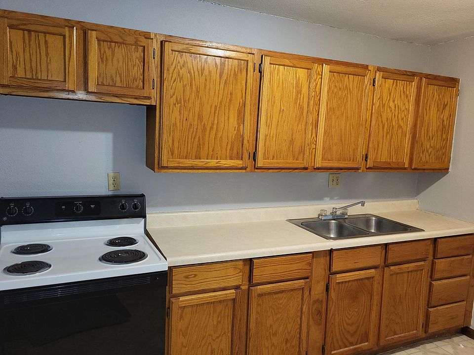2nd image of 308 8th St #12
