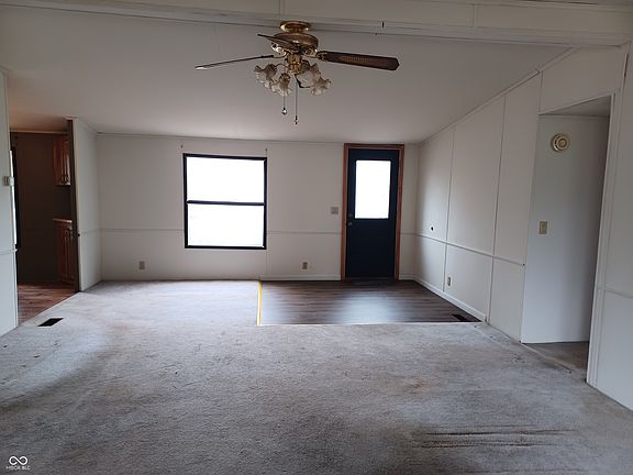 3rd image of 15566 S 8th St