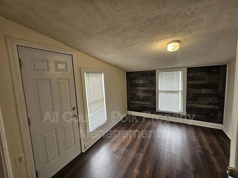 1734 35th St NW — Photo 3