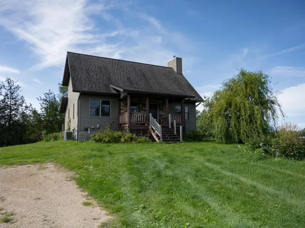 W8967 Hancock Rd, New Lisbon, WI 53950