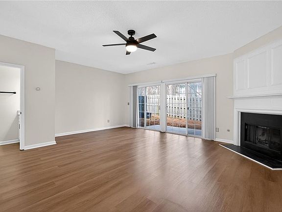 4th image of 4166 Howell Park Rd