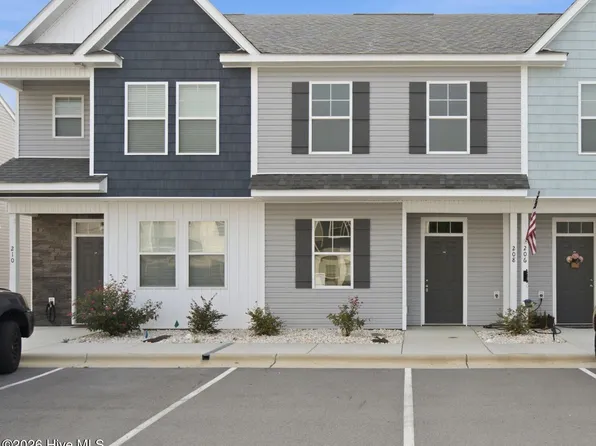 208 Sandy Cove Lane, Sneads Ferry, NC 28460