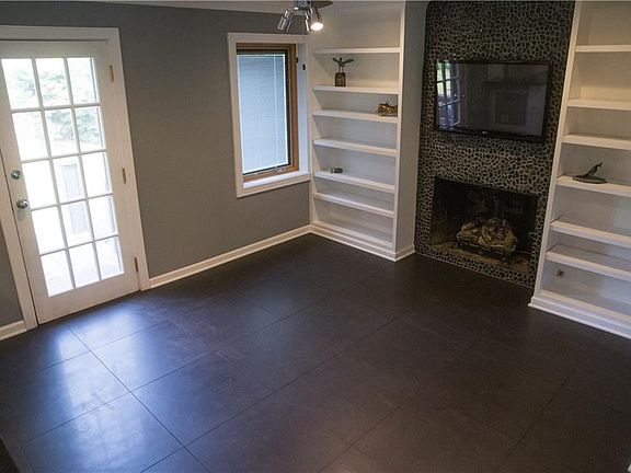 5th image of 167 Kirk Dr E