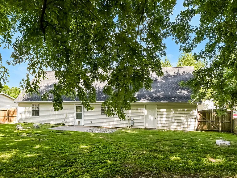 705 Aster Ln — Photo 17