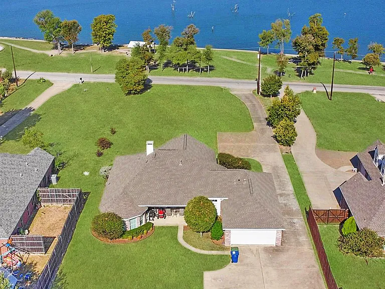 3802 Zion Rd — Photo 1