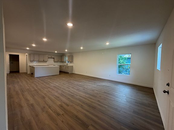 2nd image of 2222 Harding St
