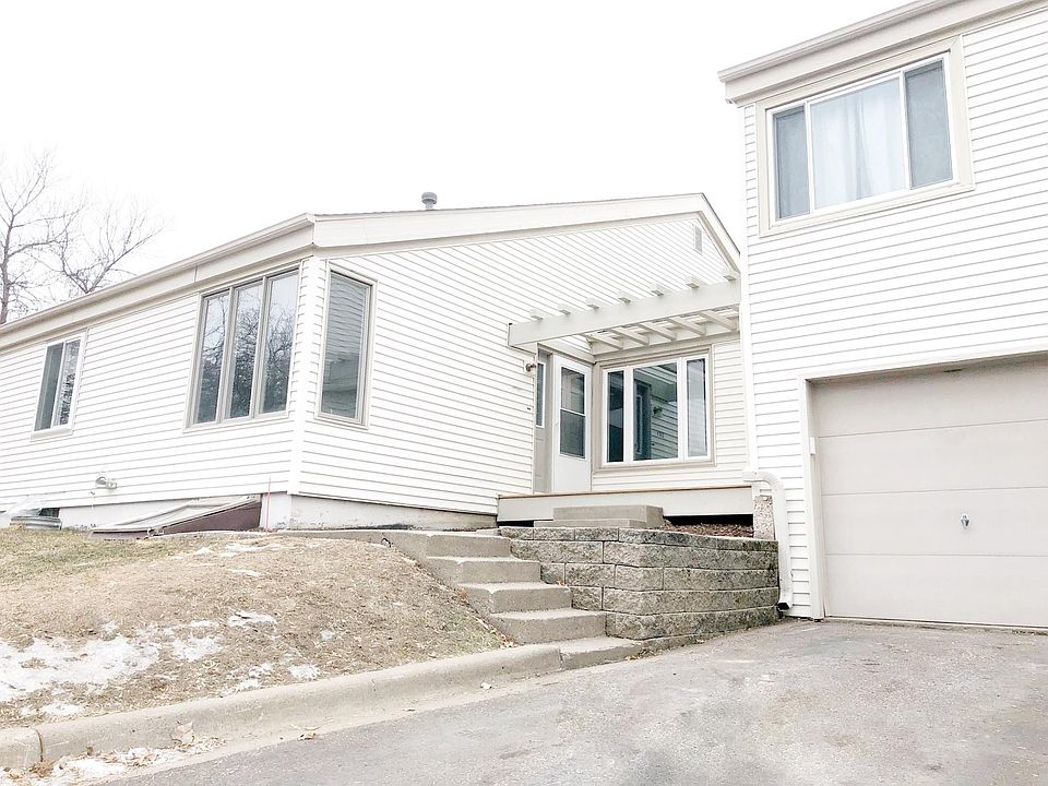 1st image of 301 Elan Ct