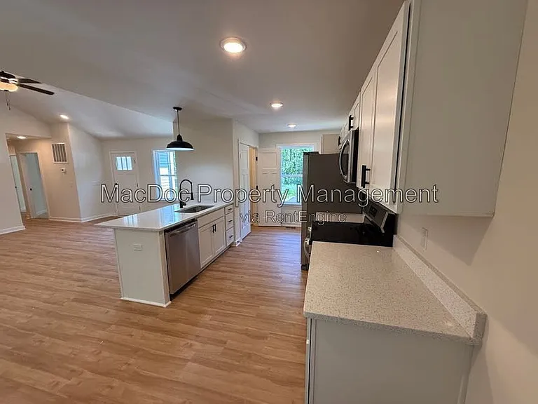 387 Forest Grove Rd — Photo 10