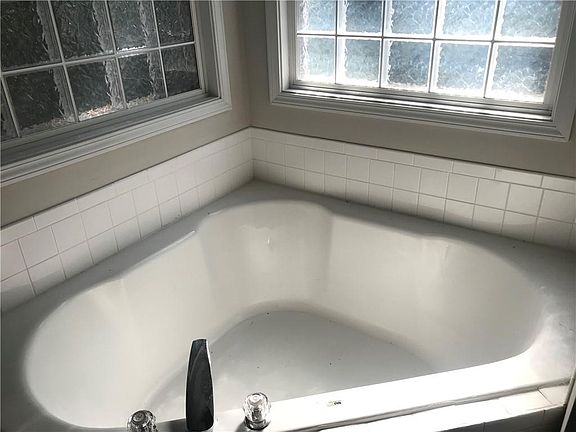 5th image of 700 Melglory Rose Ct