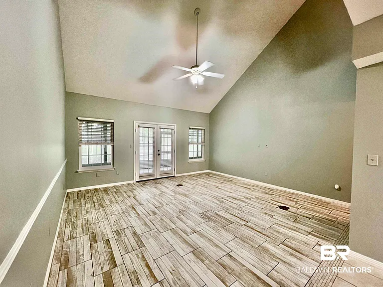 444 Clubhouse Dr #3C — Photo 4
