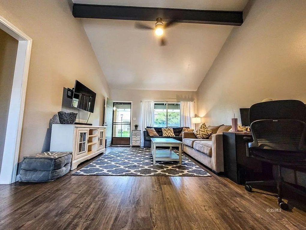 2 bed, 1267 sqft, $1,700 — Photo 4
