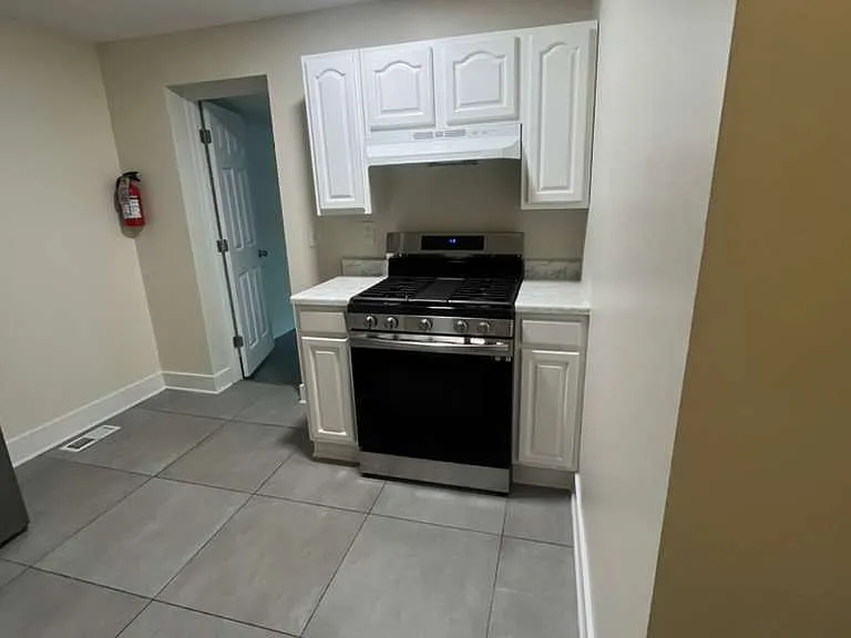 1531 Sewall Ave #A — Photo 4