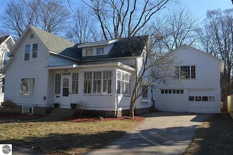 518 N Fancher Ave photo 1