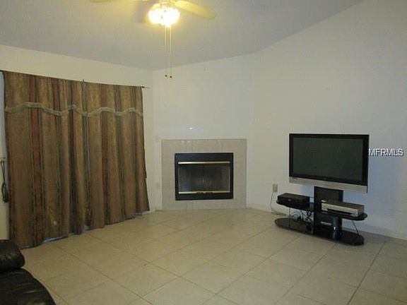 3rd image of 713 Martin Ln