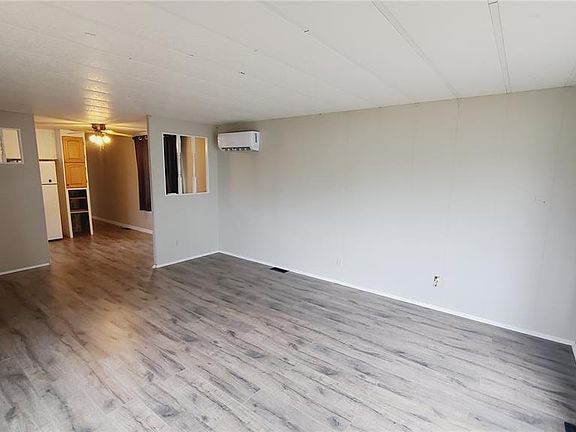 2nd image of 1714 Alberni Hwy #48