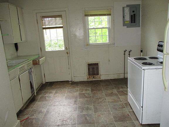 3rd image of 717 McGraw St
