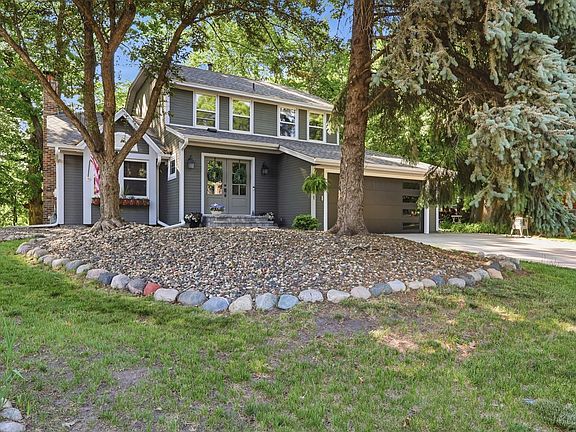 2nd image of 5311 S Park Cir