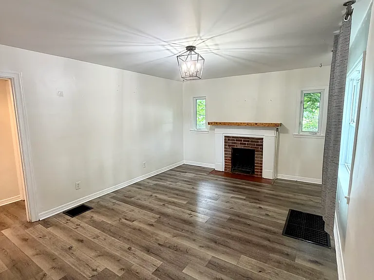 216 Main St — Photo 5