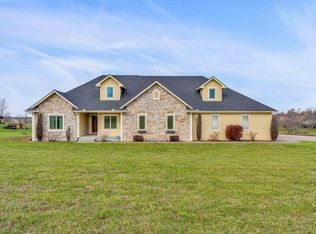 6433 NW High Point Dr, Topeka, KS 66618