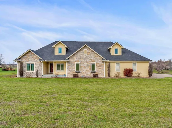 6433 NW High Point Dr, Topeka, KS 66618