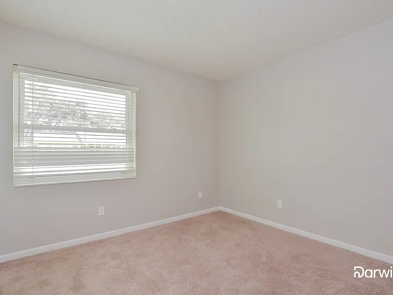 1013 Bradford Dr — Photo 13