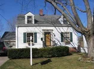 1376 Gordon Rd, Lyndhurst, OH 44124