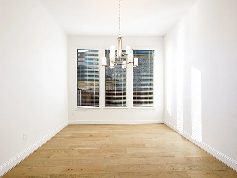 7470 Sanctuary Dr — Photo 13