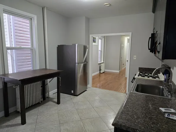 222 Danforth Avenue image 3 of 18