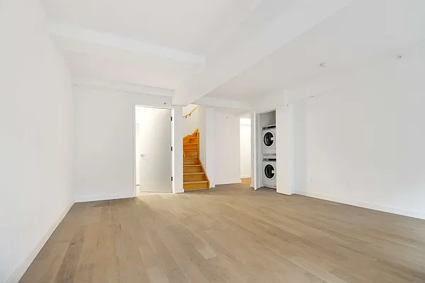 Rented by EXR | media 16