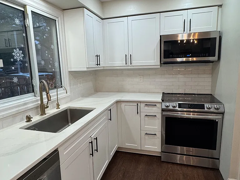230 Clarke Rd #6 — Photo 7