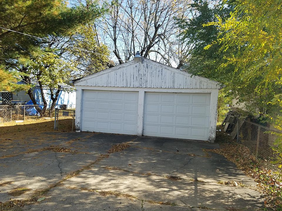 2 car detached garage