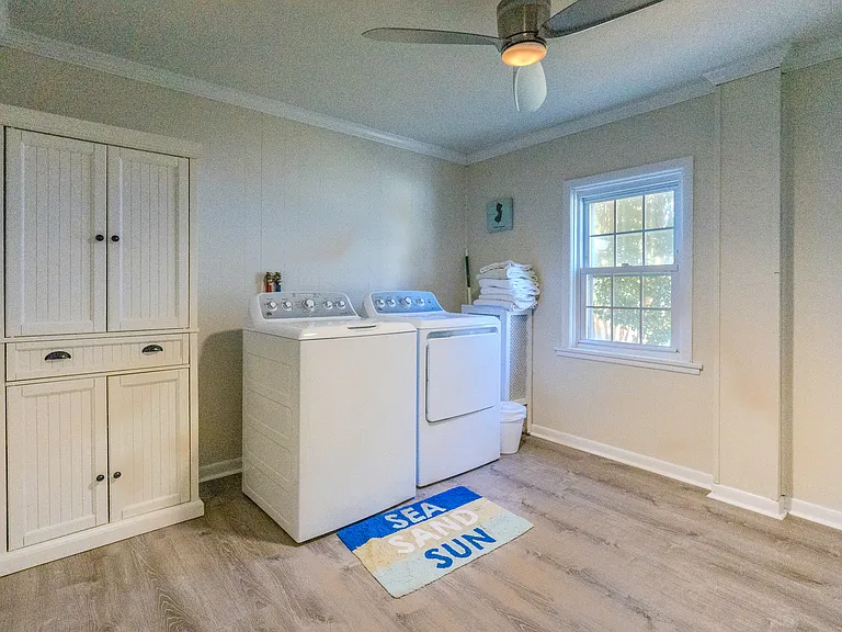 220 N Douglas Ave — Photo 10