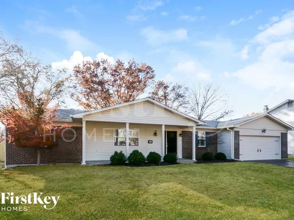 1945 Seven Pines Dr, Saint Louis, MO 63146
