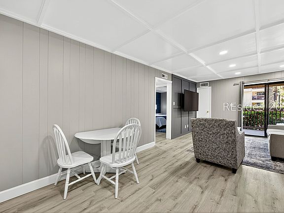 5th image of 21 Lagoon Rd APT B1j