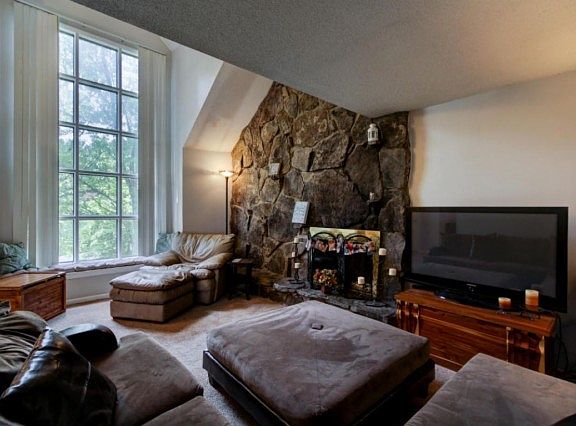 4th image of 3104 Great Meadows Dr