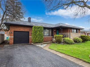 32 Belair Dr, Hamilton, ON L9A 2Z4